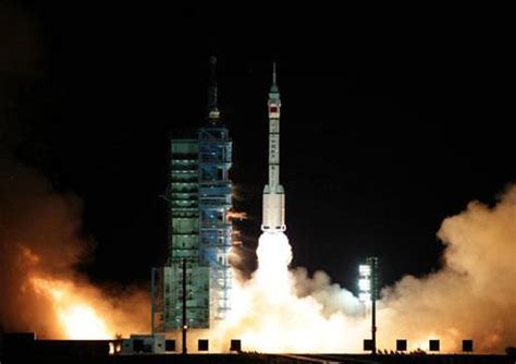 China launches Shenzhou-8 bound for Historic 1st Docking in Space ...