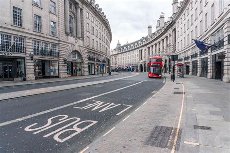 51 Eerie Photos Show London's Deserted Streets During Coronavirus Lockdown • HumanWindow