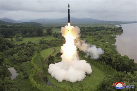 North Korea’s New ICBM Raises Ability To Strike US With Nuke - Bloomberg