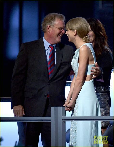 Photo: taylor swift with dad scott swift 02 | Photo 4316753 | Just ...