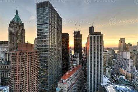 New York downtown skyline at sunset. 16170396 Stock Photo at Vecteezy