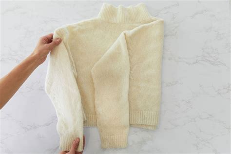 How to Fold a Sweater: 3 Ways