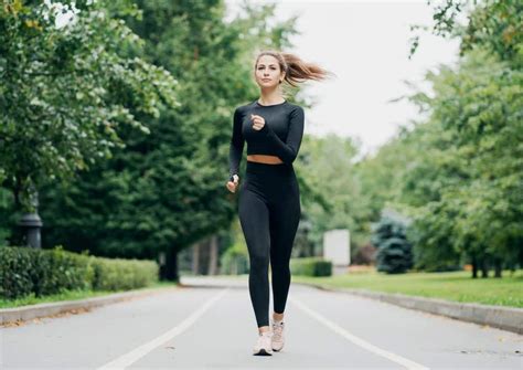 How Long Does it Take to Walk a Mile? – Fitness Volt