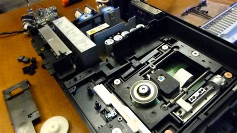 [vlog] PS2 repair/cleaning: Fixing PS2 disc tray mechanism, part 3 - YouTube