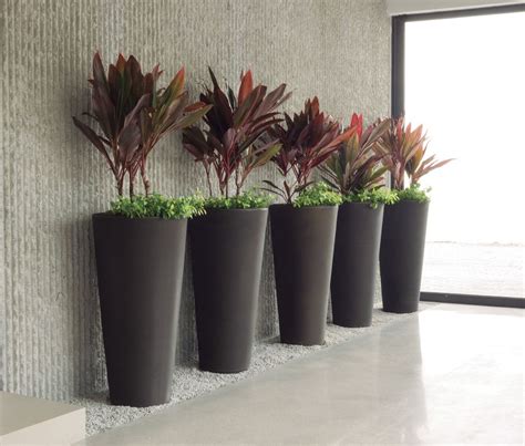 Modern design using Bleeker planters. | Modern planters outdoor ...