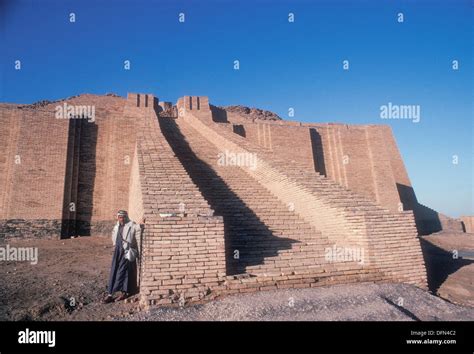 Ziggurat of Ur of the Chaldees ancient Sumerian site in Southern Iraq Stock Photo: 61315410 - Alamy