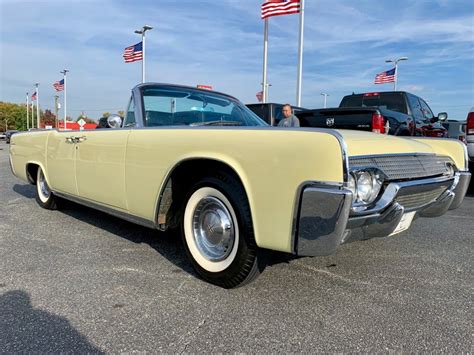 1961 Lincoln Continental | GAA Classic Cars