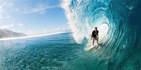 Tahiti photo gallery of Teahupoo wave | Red Bull Surf