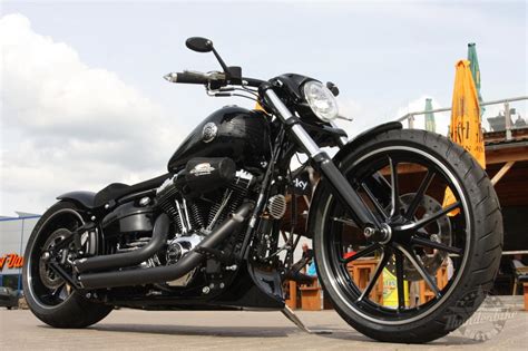 2014 Harley-Davidson Softail Breakout - Moto.ZombDrive.COM