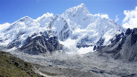 Mount Everest Summit Reached by Foreign Climbers for First Time in Two ...