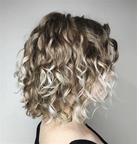 Dark Blonde Curly Bob with Platinum Highlights | Thin curly hair, Curly hair styles naturally ...