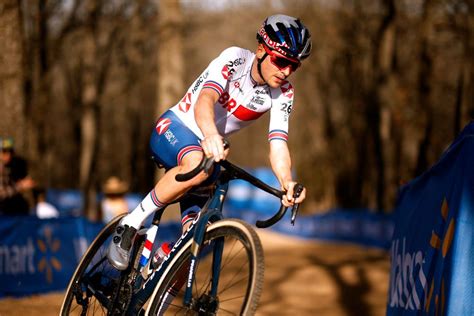 Tom Pidcock adds rainbow jersey to Olympic gold at cyclo-cross World Championships | Cyclingnews