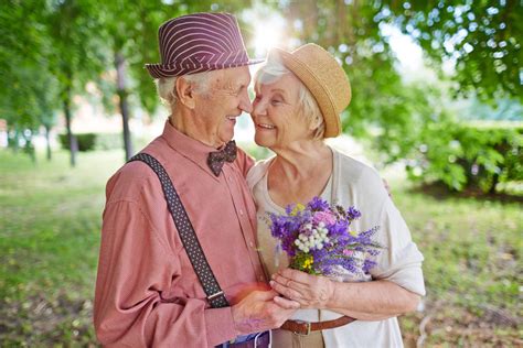 Stay together for your brain! Marriages that last lower the risk of ...