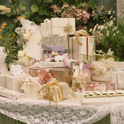 10 Unique Wedding Gift Ideas for Every Budget