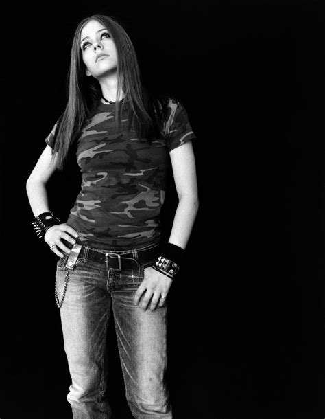 Avril Lavigne - Photoshoot #009: Chris Buck (2002) - Anichu90 Photo (18463021) - Fanpop