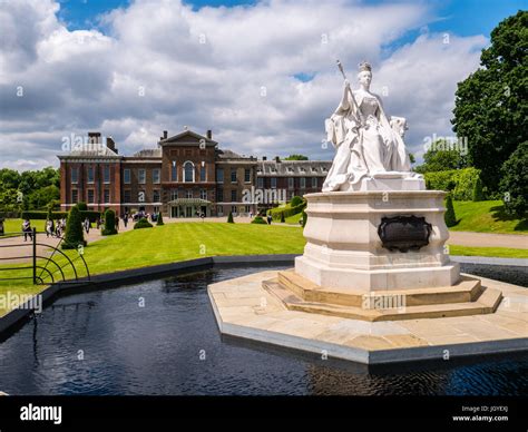 Kensington Palace, Kensington Gardens, London, England Stock Photo - Alamy