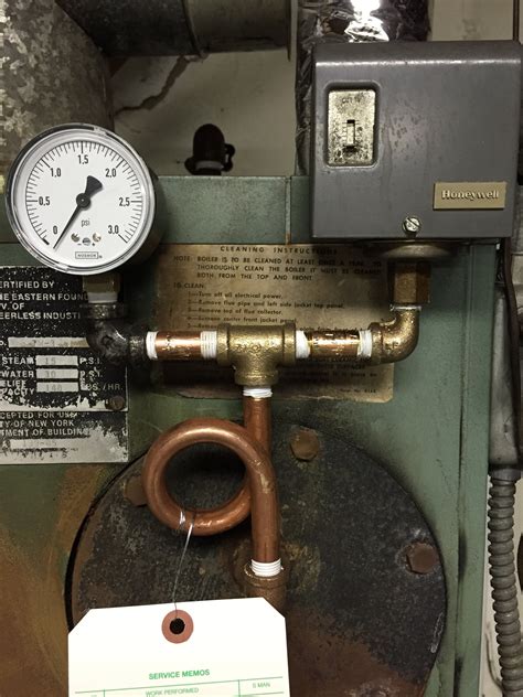 Low Pressure Steam Gauges — Heating Help: The Wall