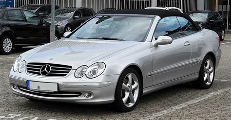 File:Mercedes-Benz CLK 320 Cabriolet Avantgarde (A 209) – Frontansicht, 17. Juli 2011, Ratingen ...
