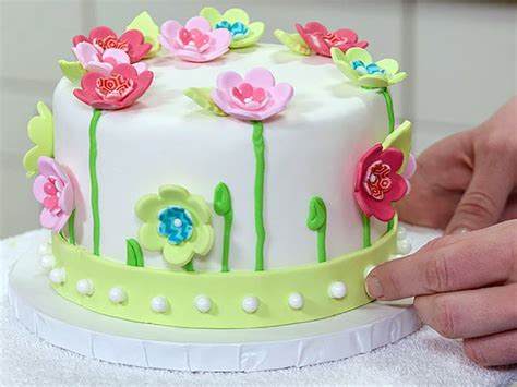 Cake Decorating with Fondant - JAX Cooking Studio