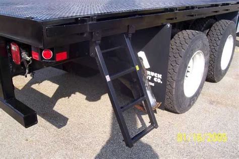 Retractable Truck Steps for Lifted Running Boards