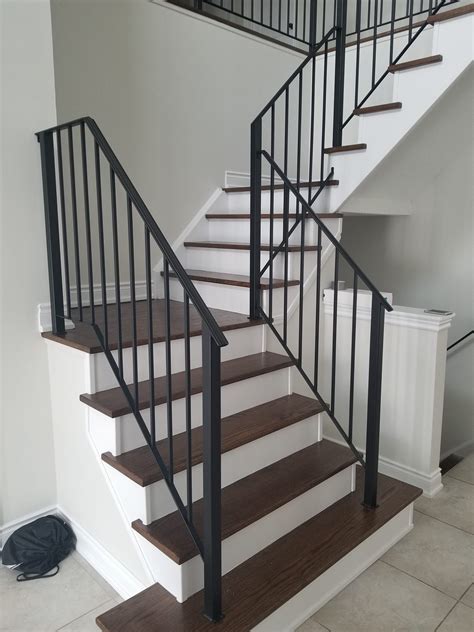 Stair Railings: Know more about our service and see the gallery | SMW