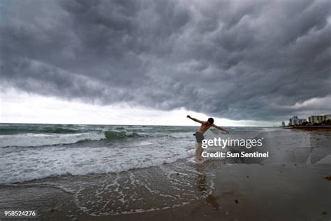 180 Hollywood Beach Weather Stock Photos, High-Res Pictures, and Images ...