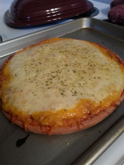 Scrapbooker in Paradise: {Gluten Free} Cheese Pizza @Home!