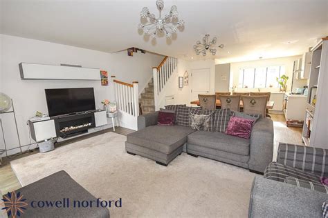 Norden, Rochdale OL12 3 bed terraced house for sale - £310,000