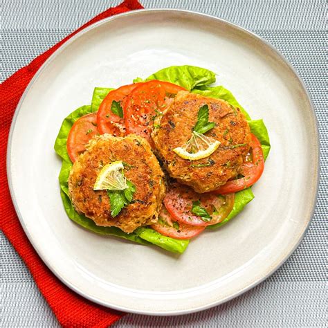 Tuna Burgers | Recipe | Tuna burgers, Golo recipes, Lunch meat recipes