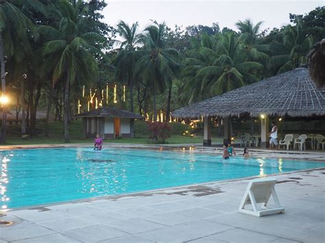 VinaTraveler's Blog: "Montemar Beach Club", an Amazing Hidden Resort in Bagac, Bataan!