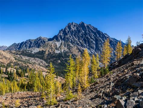 Beautiful Natural Mountain Landscape in Lake Ingalls, Washington image ...