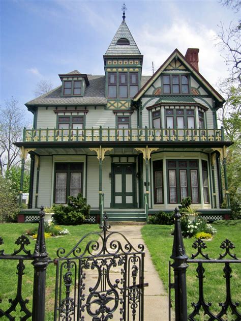 25 Victorian Exterior Design Ideas – Decoration Love