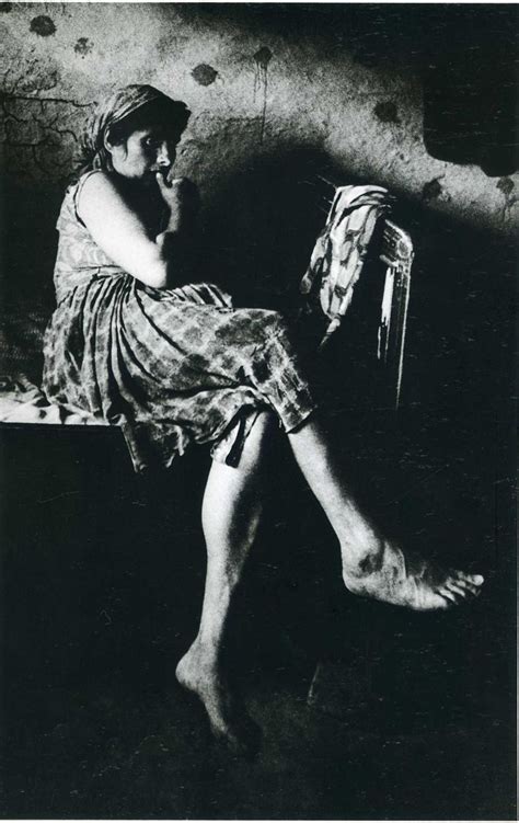 Josef Koudelka - Gypsies | Magnum photos, Street photography, Photo