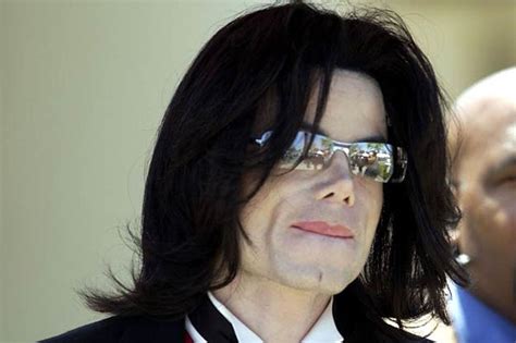 Michael Jackson’s Attending Doctor Accused of Being Too Distracted by ...