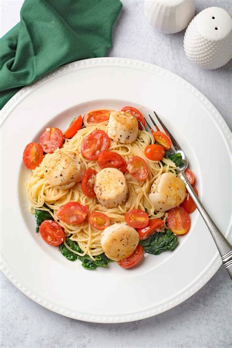 Scallops and Pasta with White Wine Butter