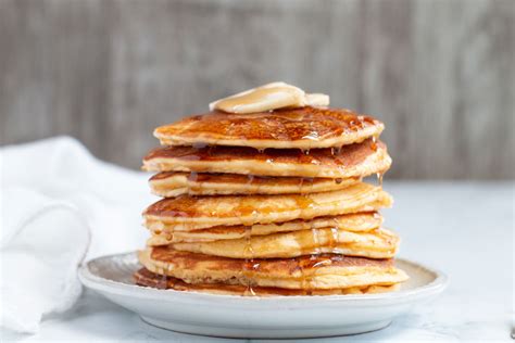 The Best Keto Pancakes - 15 mins & less than 3 carbs! - Ketofocus