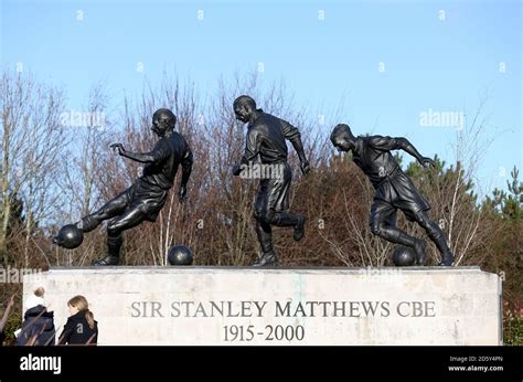 The Sir Stanley Matthews statue outside the bet365 Stadium Stock Photo ...