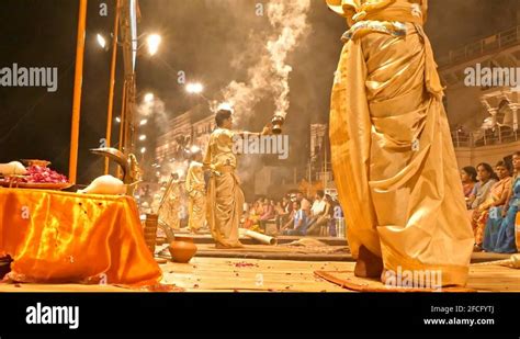 Ganga aarti in varanasi Stock Videos & Footage - HD and 4K Video Clips - Alamy