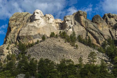 Things to do in South Dakota - 10 Attractions You Must See | The Planet D