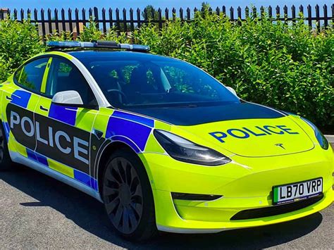 Tesla built its own Model 3-based police car in UK