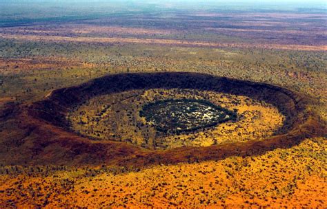 Fran West: Fran West Flyabout to Wolfe Creek Crater, Western Australia