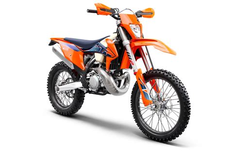 KTM reveals 2022 enduro machines – MotoHead