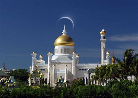 Sultan Omar Ali Saifuddin Mosque, Brunei - Holidify