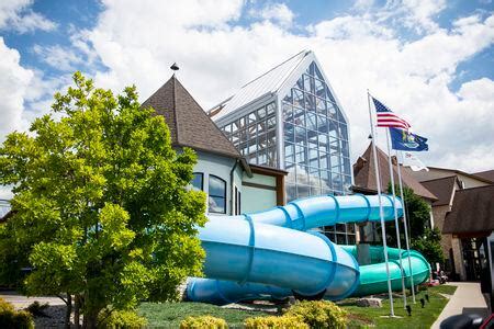 Frankenmuth water park attractions to close, citing executive orders - mlive.com