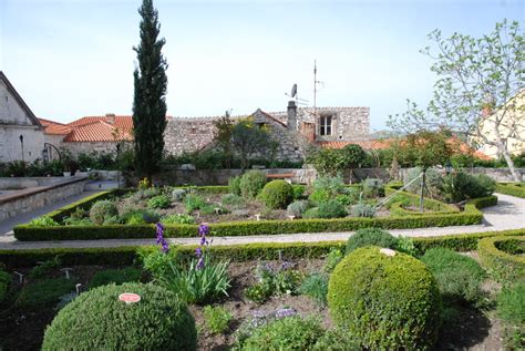 The Medieval Monastery Mediterranean Garden of St Lawrence | Sightseeing | Sibenik