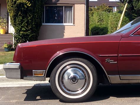 Old Parked Cars Vancouver: 1981 Buick Riviera