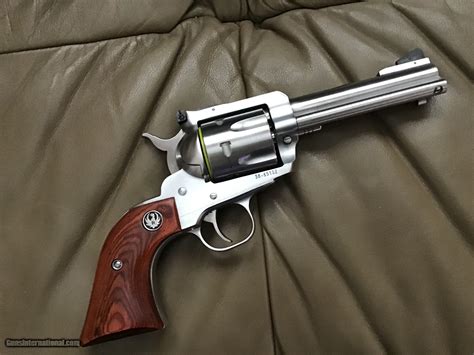 RUGER BLACKHAWK, 45 LONG COLT, STANLESS, 4 5/8" BARREL, LIKE NEW IN BOX ...