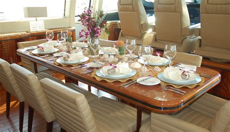 Yacht table decor, a beginner’s guide | Triton