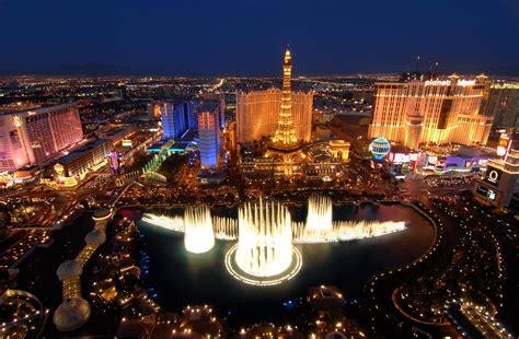 Bellagio Fountain, The Grandest Fountain At The Bellagio Hotel, Las Vegas - Traveldigg.com