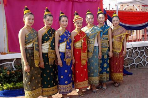 Laos Traditional Costumes - Indochina Tours